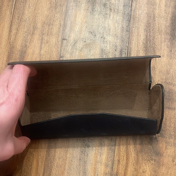 BURBERRY GOLD AVIATOR SUNGLASSES - Picture 7 of 7